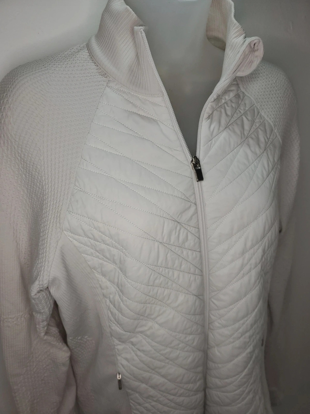 Athleta Soft Cream Quilted Zip-Up Puffer Jacket